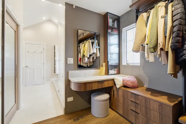 $2,000,000 | 11 Princeton Road, Hinsdale, IL 60521