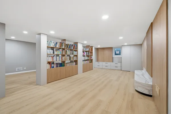 $2,000,000 | 11 Princeton Road, Hinsdale, IL 60521