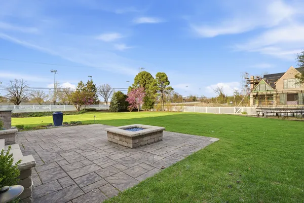 $2,000,000 | 11 Princeton Road, Hinsdale, IL 60521