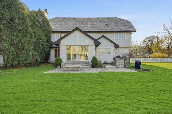 $2,000,000 | 11 Princeton Road, Hinsdale, IL 60521