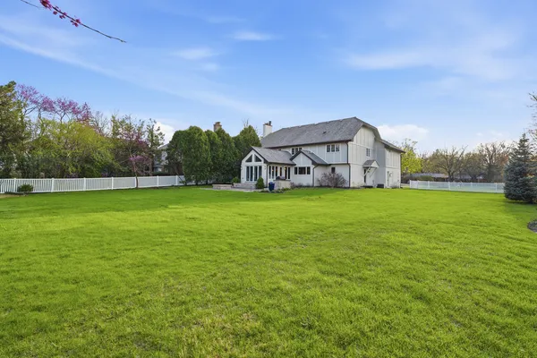 $2,000,000 | 11 Princeton Road, Hinsdale, IL 60521