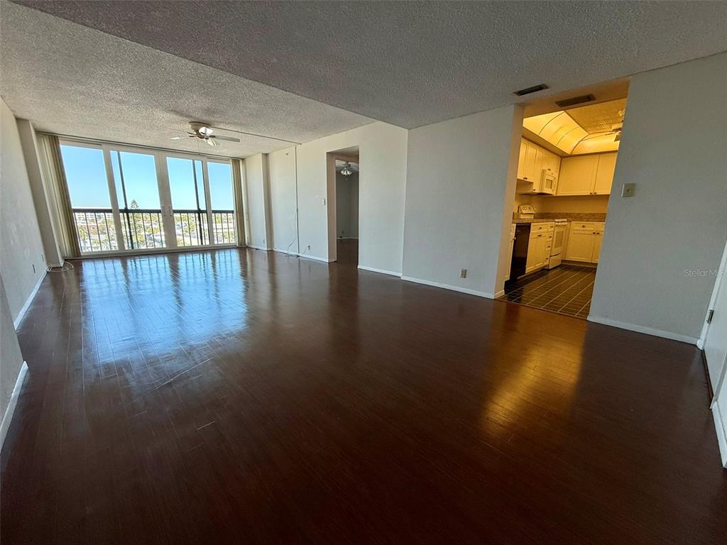 255 Dolphin Point, Unit 710 Clearwater Beach, FL 33767 - Photo 18 of 28