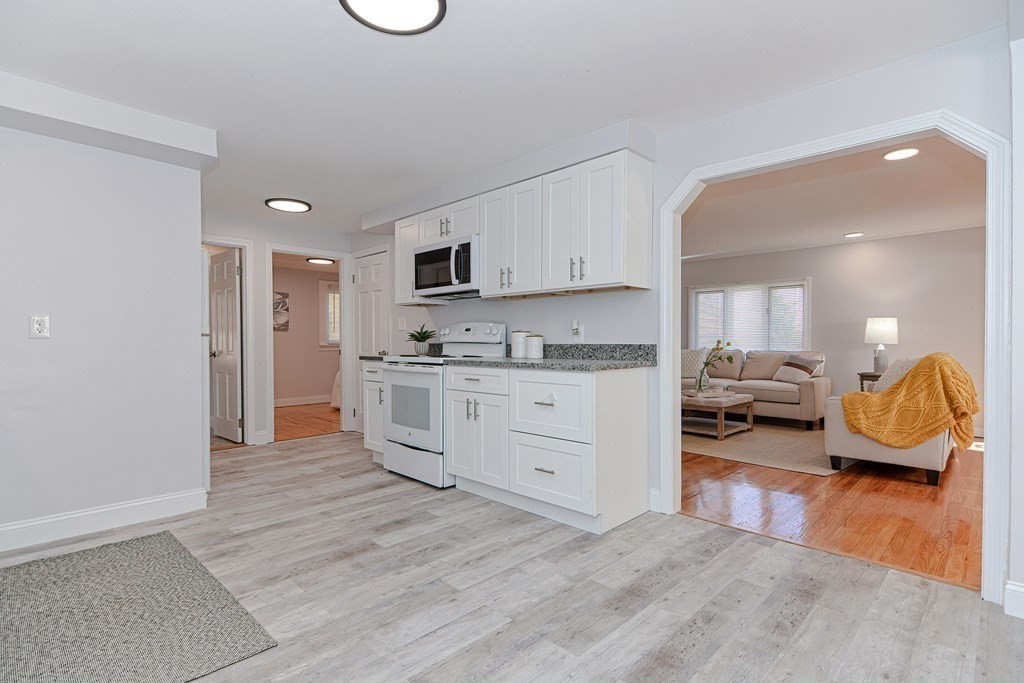 18 Cleveland Way Wareham, MA 02532 - Photo 11 of 37 Gallery Image 11