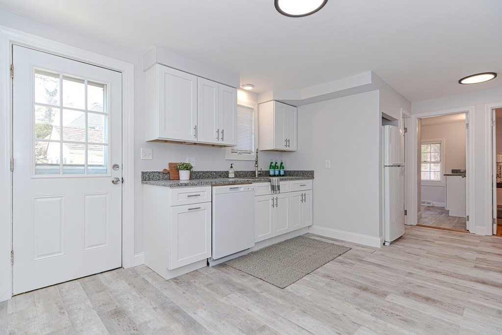18 Cleveland Way Wareham, MA 02532 - Photo 12 of 37 Gallery Image 12