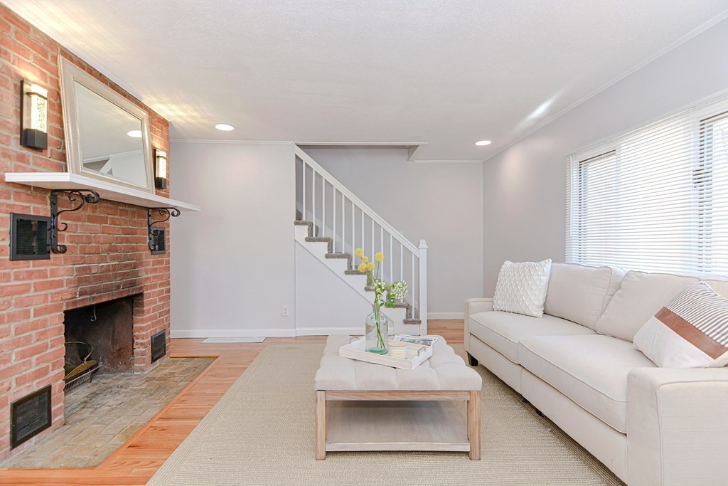 18 Cleveland Way Wareham, MA 02532 - Photo 8 of 37 Gallery Image 8