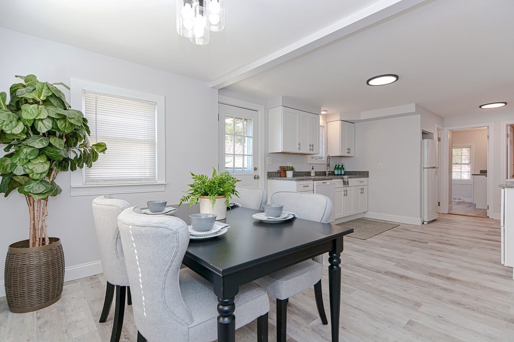 18 Cleveland Way Wareham, MA 02532 - Photo 9 of 37 Gallery Image 9