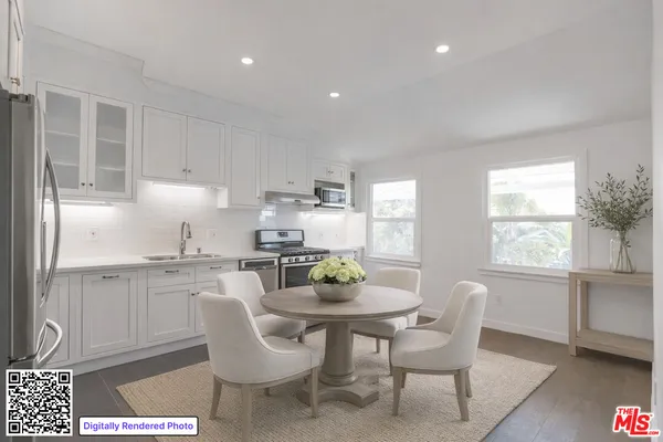 $5,500 | 31 Breeze Avenue, Unit C, Venice, CA 90291