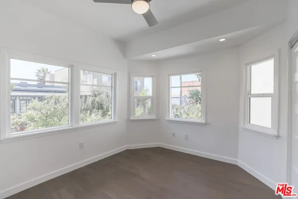 $6,000 | 31 Breeze Avenue, Unit C, Venice, CA 90291