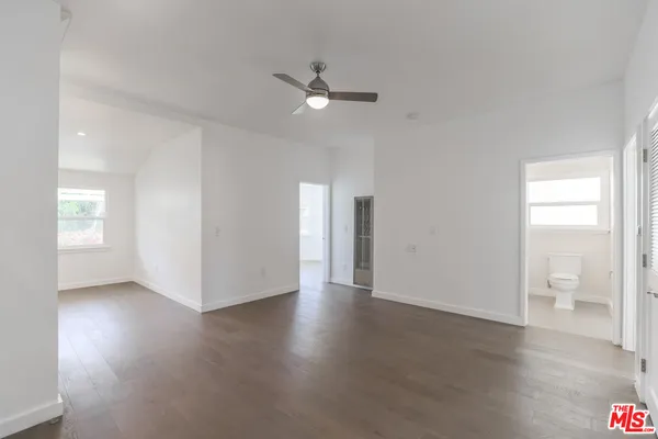 $6,000 | 31 Breeze Avenue, Unit C, Venice, CA 90291