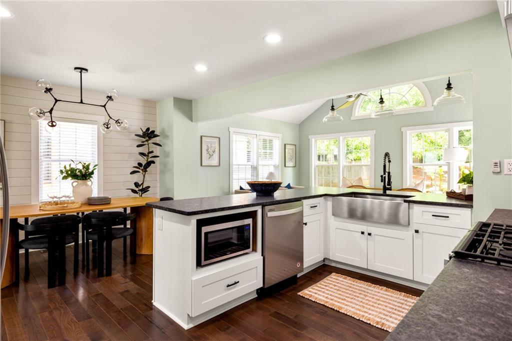 1535 Deerwood Drive Decatur, GA 30030 - Photo 11 of 30