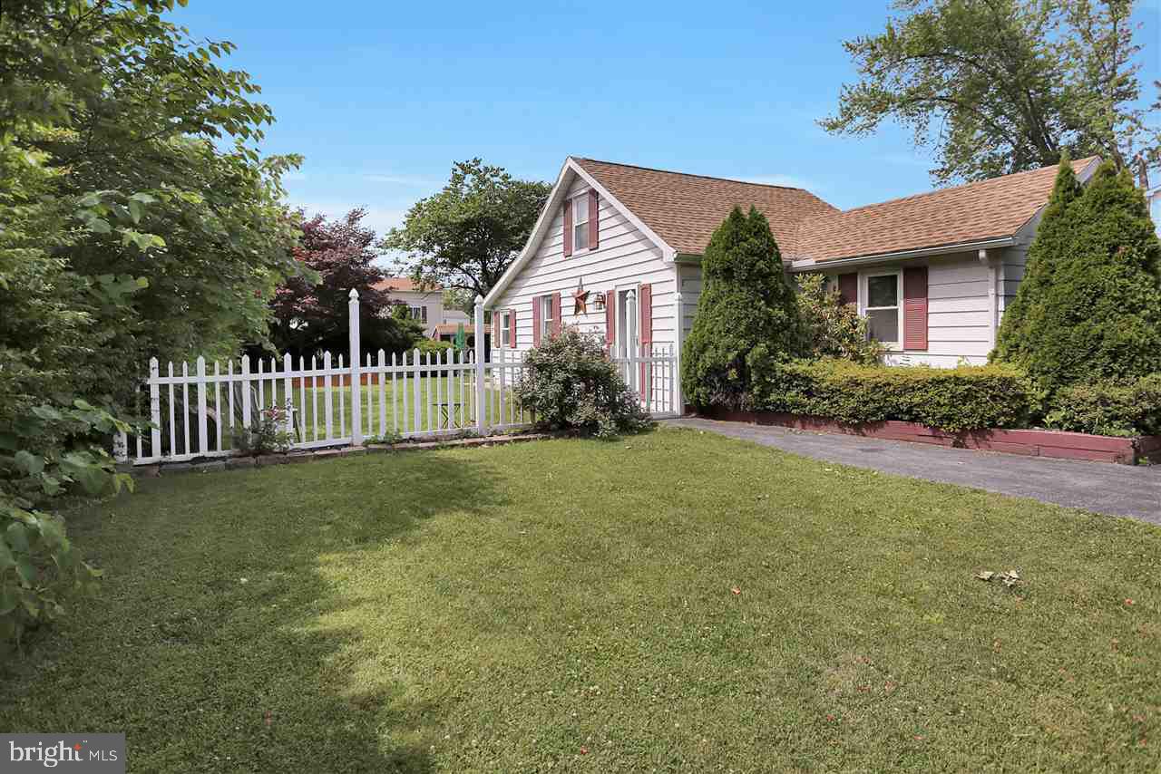 2043 West Trindle Road Carlisle, PA 17013 - Photo 2 of 25 Gallery Image 2