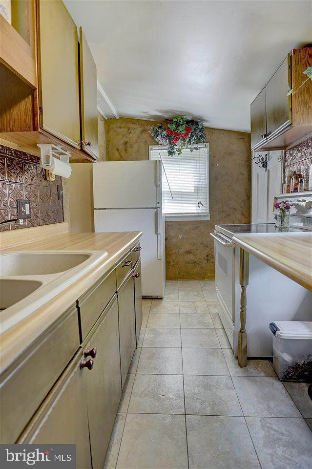 2043 West Trindle Road Carlisle, PA 17013 - Photo 17 of 25 Gallery Image 17