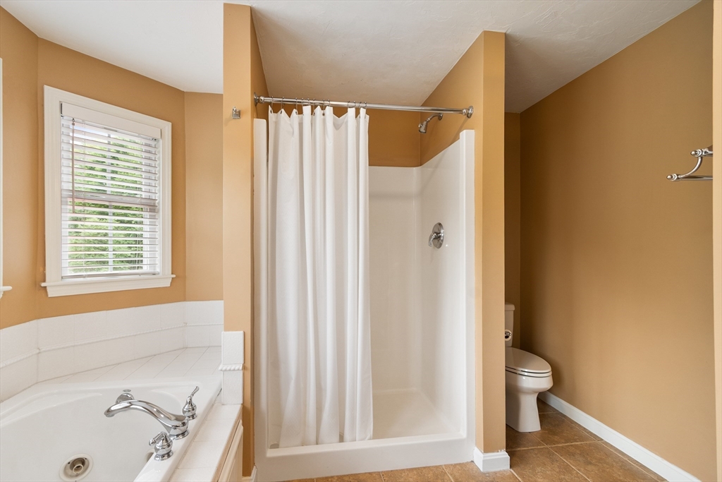 571 Northfield Road Lunenburg, MA 01462 - Photo 7 of 32