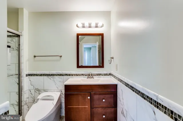 a view of livingroom with hardwood