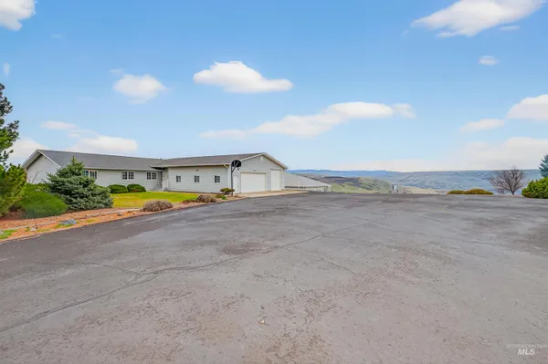 $849,000 | 3015 Grandview Drive, Clarkston, WA 99403