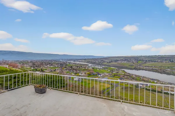 $849,000 | 3015 Grandview Drive, Clarkston, WA 99403
