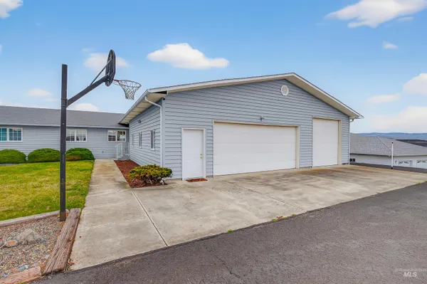 $849,000 | 3015 Grandview Drive, Clarkston, WA 99403