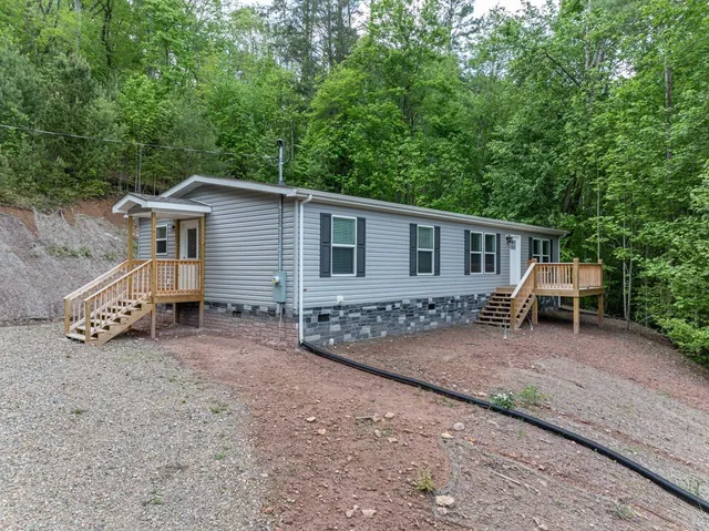 $287,000 | 1000 Mining Town Road, Mountain City, TN 37683