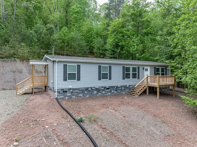 $287,000 | 1000 Mining Town Road, Mountain City, TN 37683