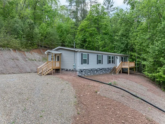 $287,000 | 1000 Mining Town Road, Mountain City, TN 37683