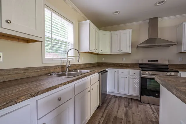 $287,000 | 1000 Mining Town Road, Mountain City, TN 37683