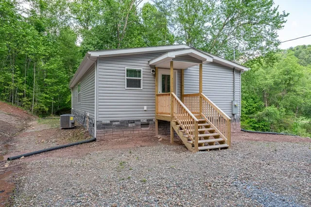 $287,000 | 1000 Mining Town Road, Mountain City, TN 37683