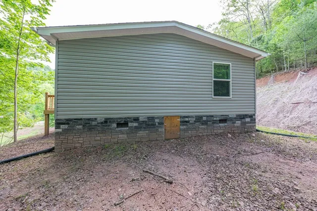 $287,000 | 1000 Mining Town Road, Mountain City, TN 37683