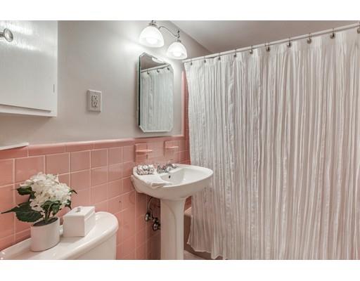 175 Locksley Road Lynnfield, MA 01940 - Photo 19 of 30 Gallery Image 19