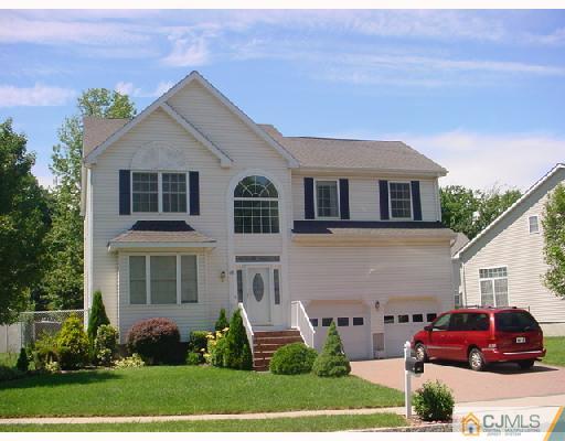18 Putnam Road Monmouth Junction, NJ 08852 - Photo 1 of 8 Gallery Image 1