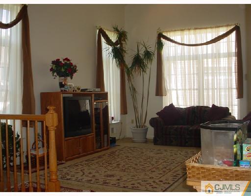 18 Putnam Road Monmouth Junction, NJ 08852 - Photo 3 of 8 Gallery Image 3