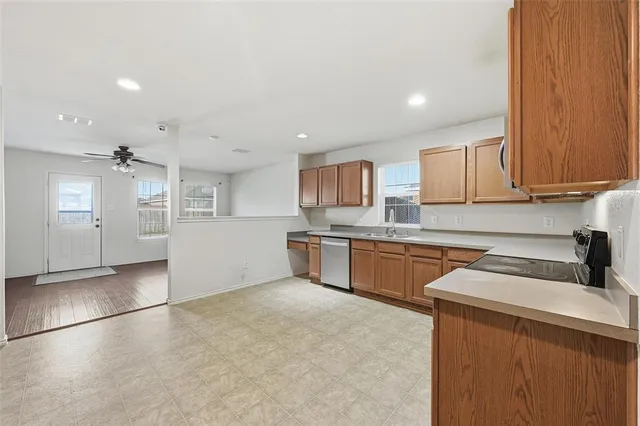 $314,900 | 8118 York Beach Place, Arlington, TX 76002