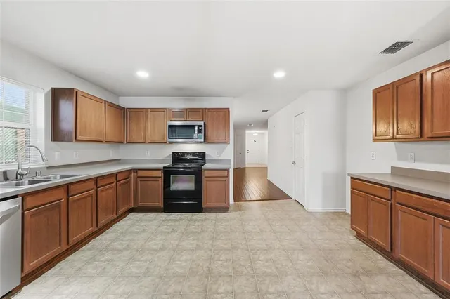 $314,900 | 8118 York Beach Place, Arlington, TX 76002