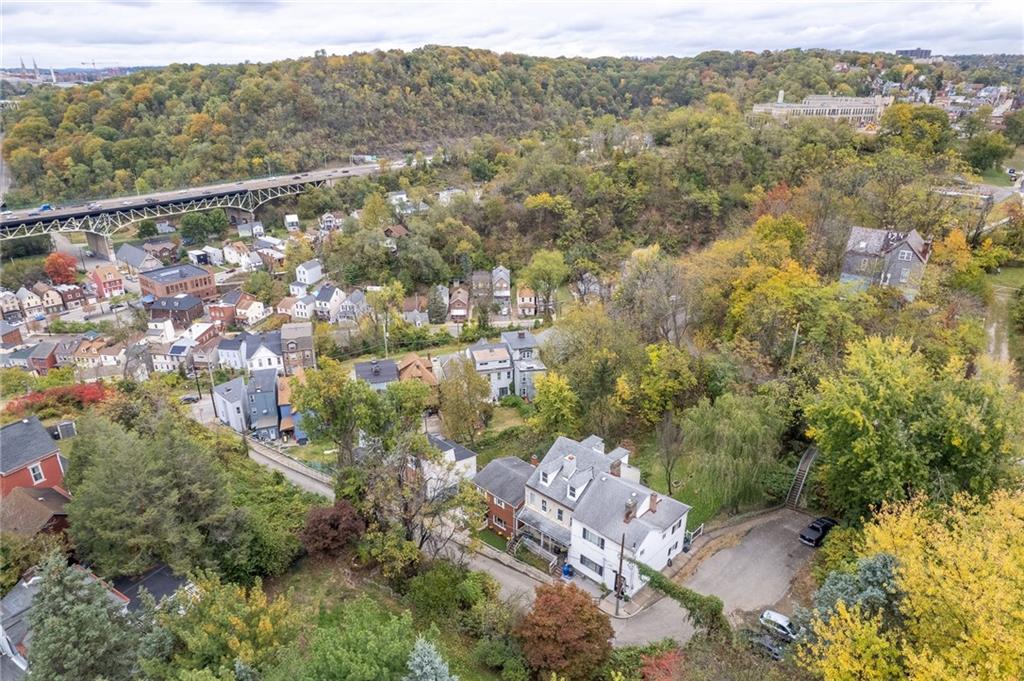 6 Tunstall Street Pittsburgh, PA 15207 - Photo 48 of 49 Additional parking pad at the end of the street. Stairwell/Walkway up to Yoder St.