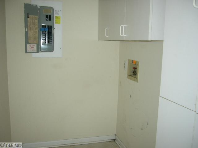 2213 Whites Mill Road High Point, NC 27265 - Photo 8 of 14 Laundry Room.