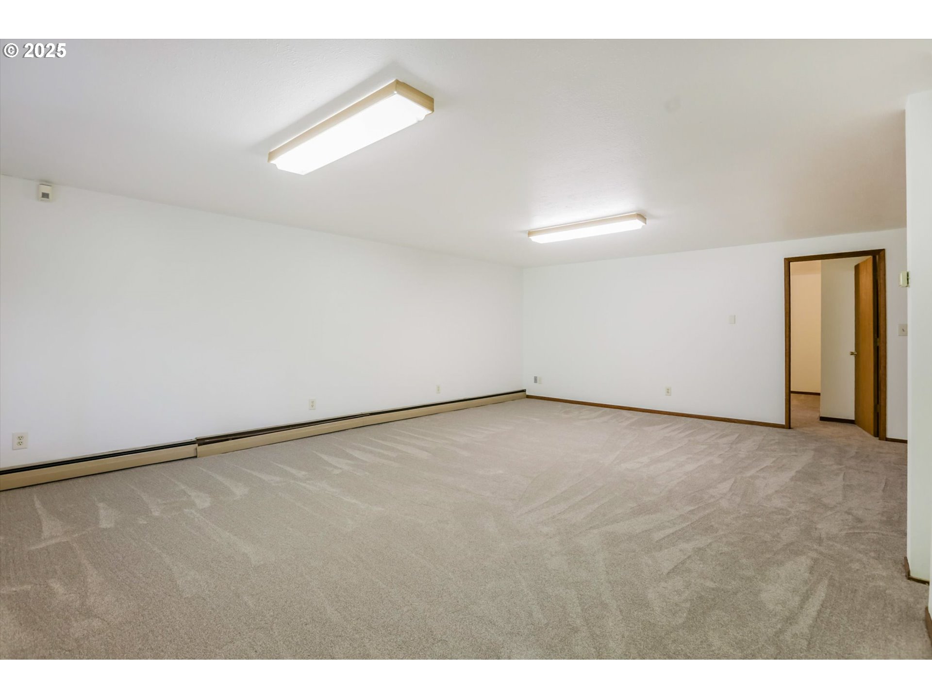 18020 Southwest Neugebauer Road Hillsboro, OR 97123 - Photo 32 of 45 Gallery Image 32