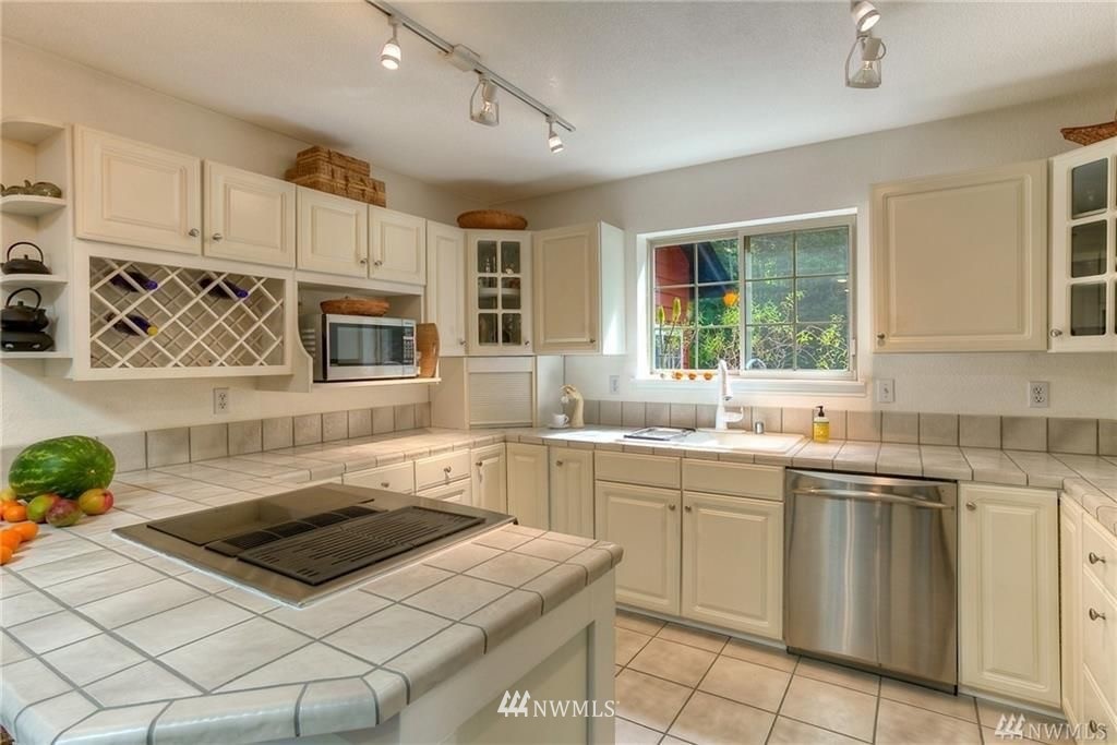 6539 Young Road Northwest Olympia, WA 98502 - Photo 9 of 25 Gallery Image 9