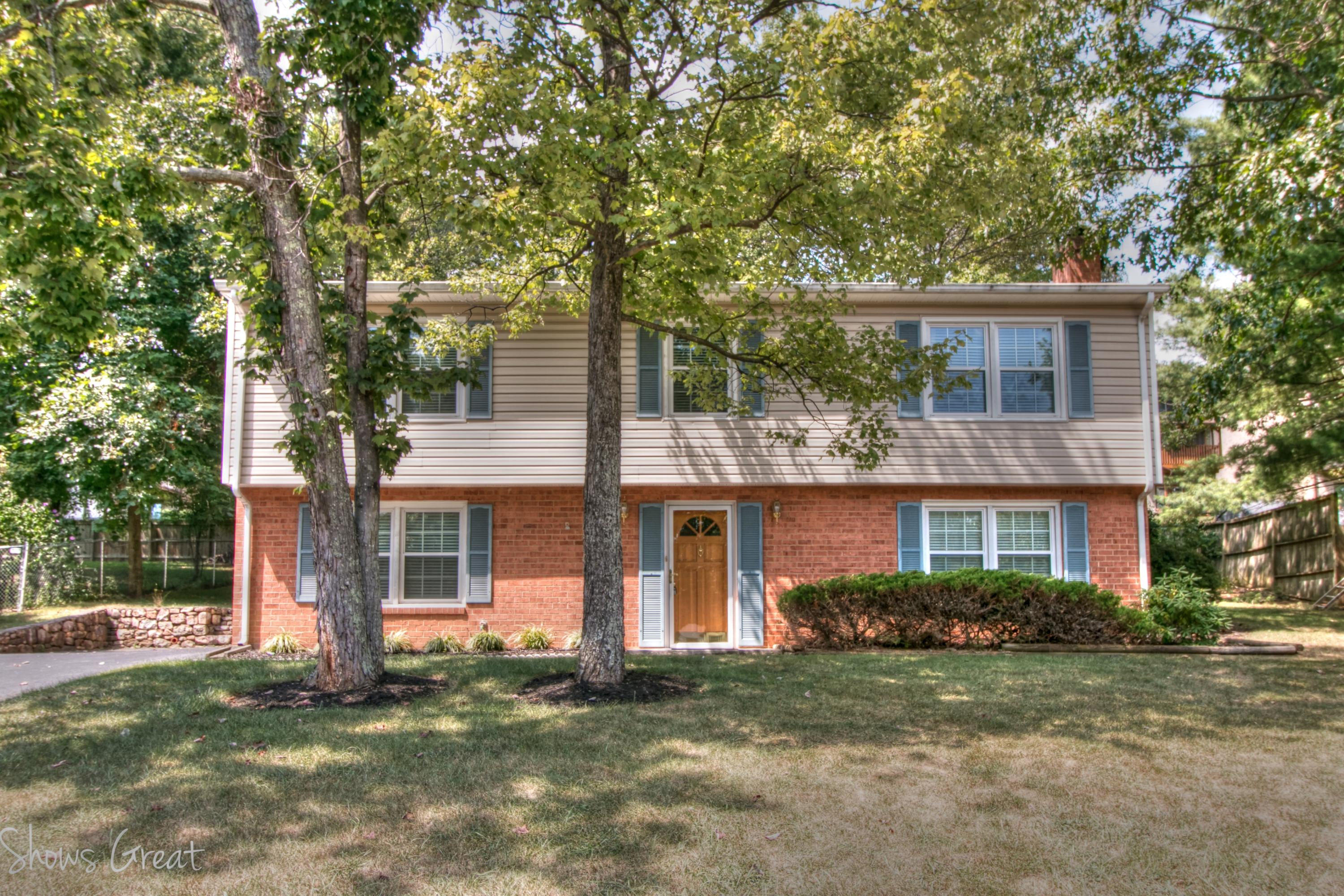 3529 Meadowlark Rd