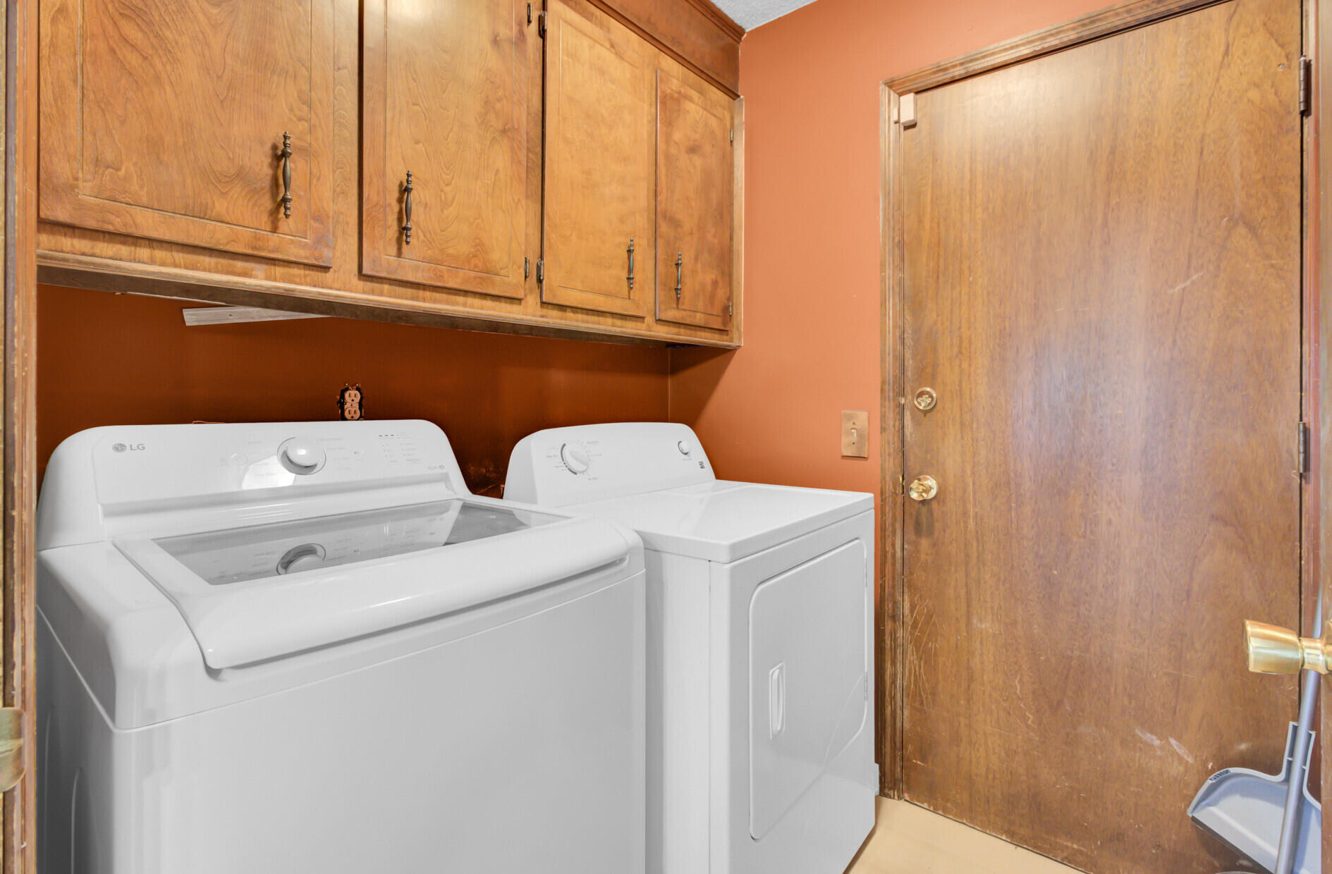 304 Kershaw Road Summerville, SC 29486 - Photo 12 of 39 15_15_mls