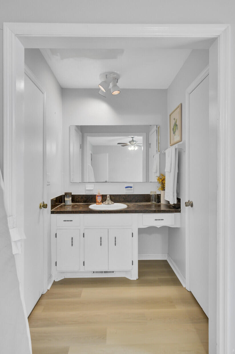 304 Kershaw Road Summerville, SC 29486 - Photo 15 of 39 18_18_mls