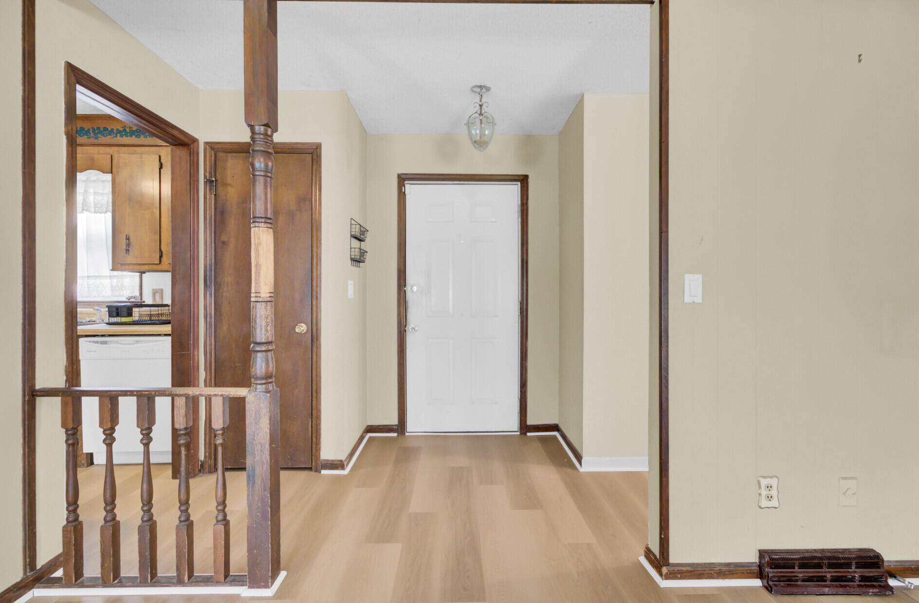 304 Kershaw Road Summerville, SC 29486 - Photo 10 of 39 06_6_mls