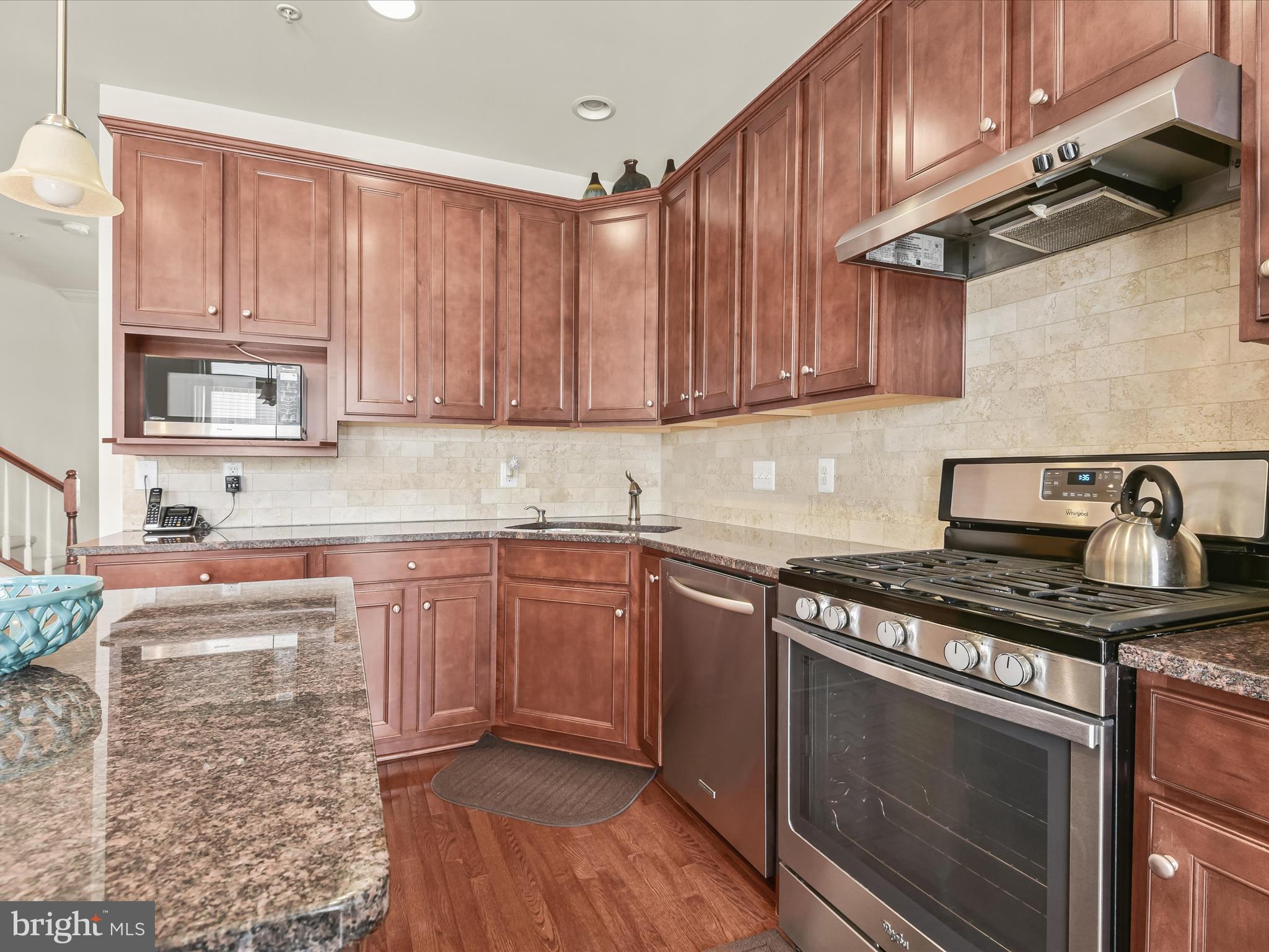 13403 Deer Highlands Way Silver Spring, MD 20906 - Photo 17 of 50 Eat-in Kitchen