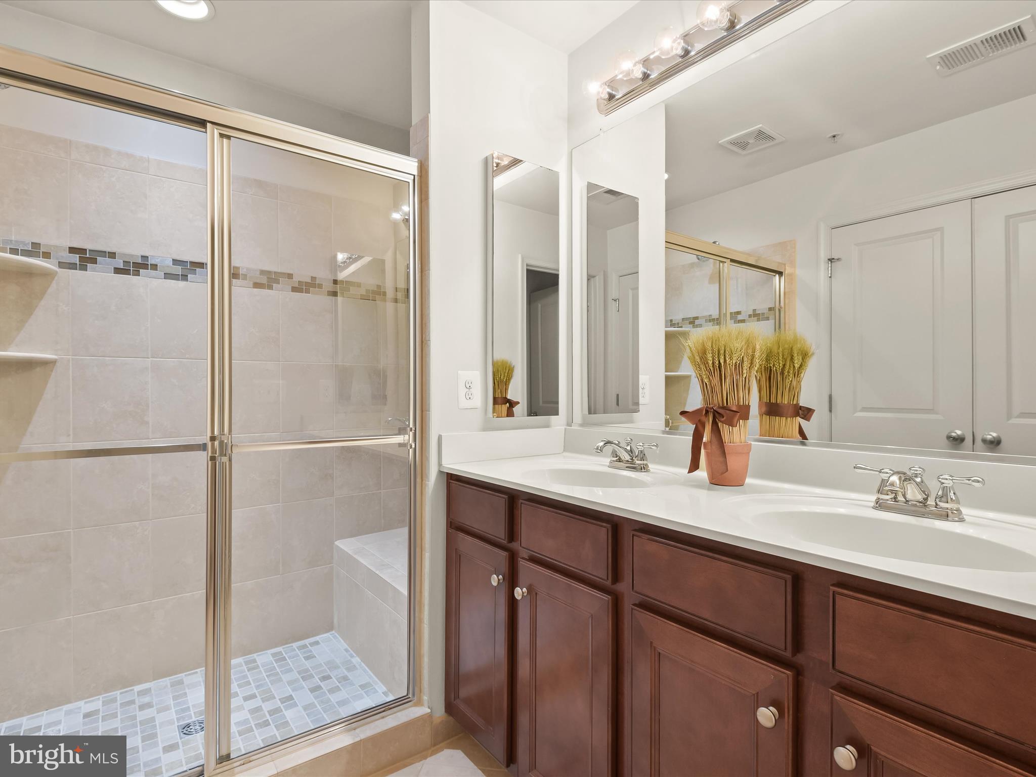 13403 Deer Highlands Way Silver Spring, MD 20906 - Photo 30 of 50 Primary Bath