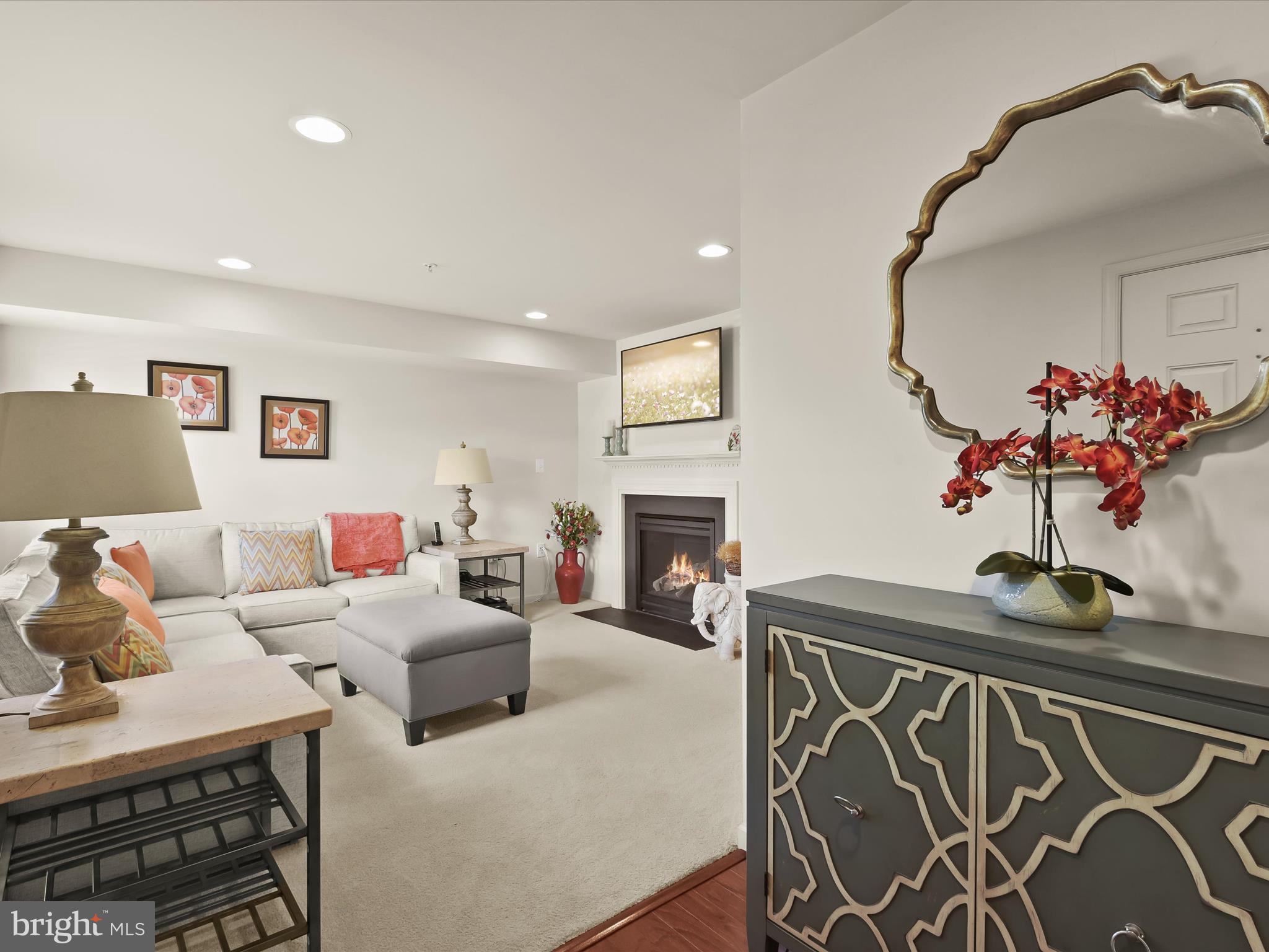 13403 Deer Highlands Way Silver Spring, MD 20906 - Photo 7 of 50 Foyer/Den