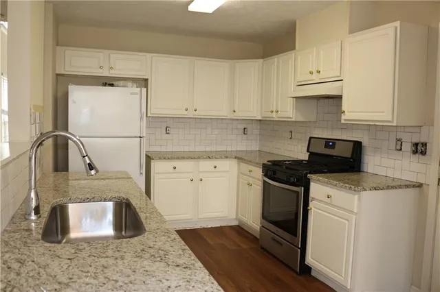 $2,350 | 910 Brushy Creek Court, Suwanee, GA 30024