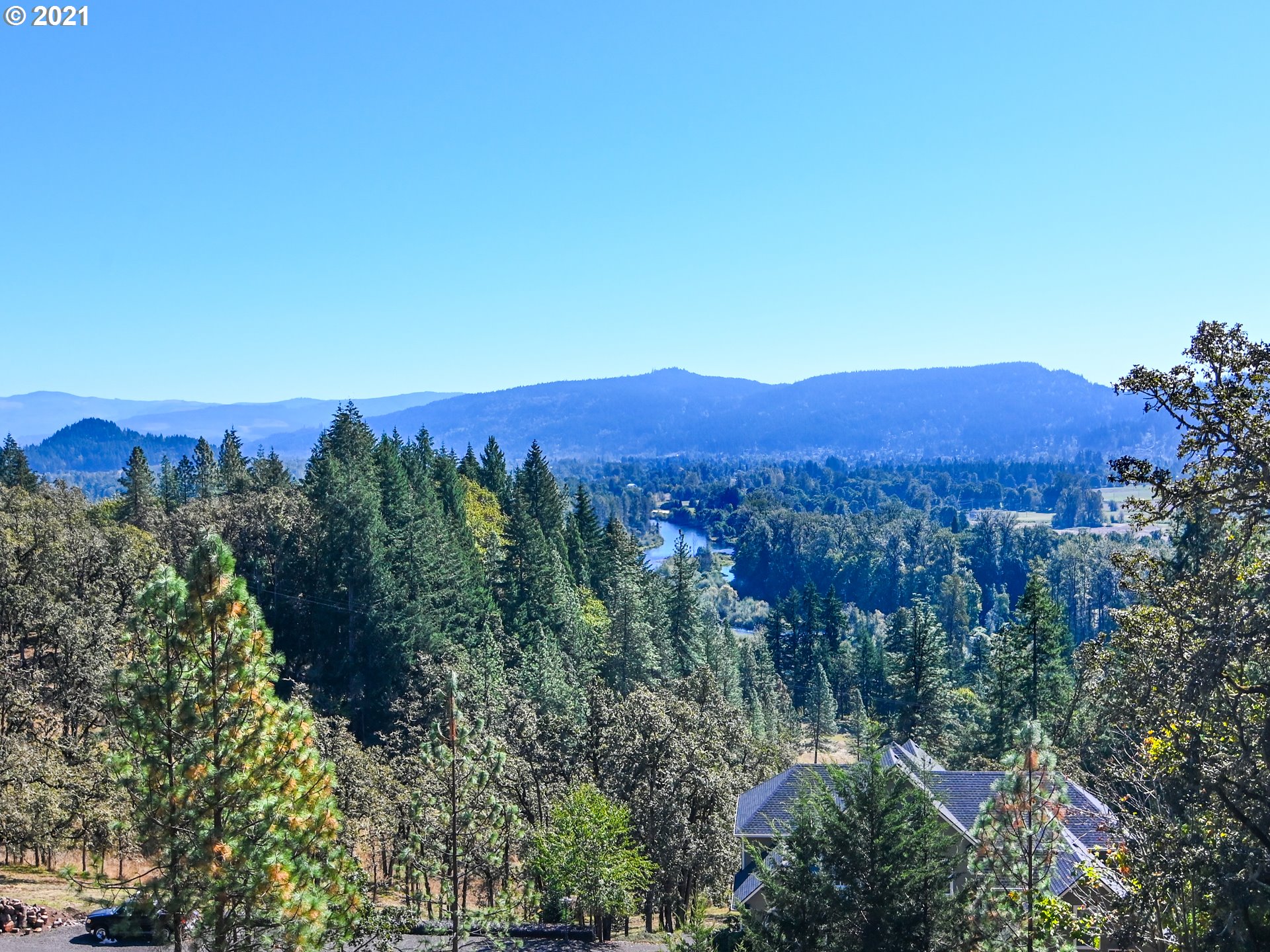 35896 Ellington Drive Springfield, OR 97478 - Photo 2 of 32