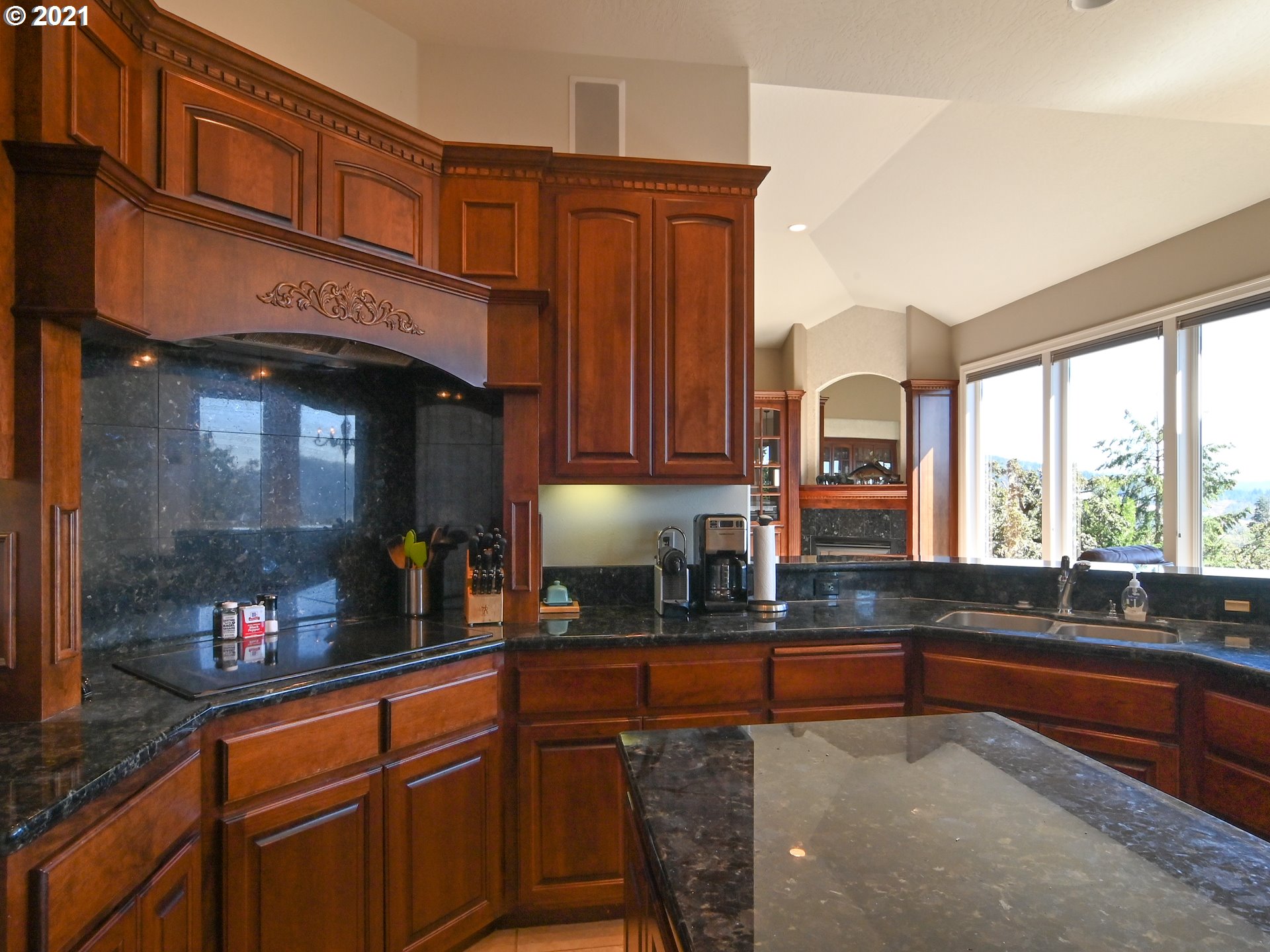 35896 Ellington Drive Springfield, OR 97478 - Photo 11 of 32