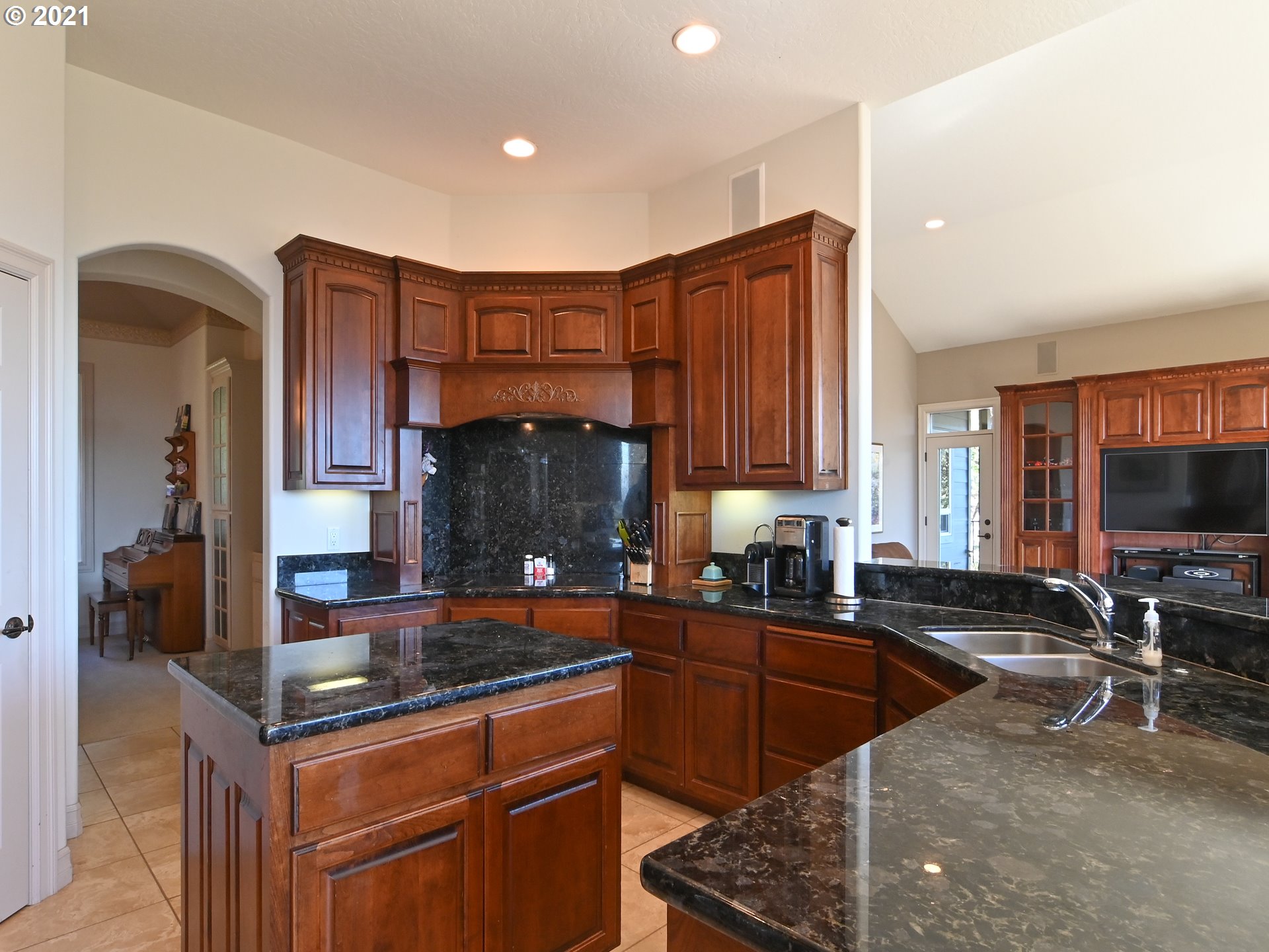 35896 Ellington Drive Springfield, OR 97478 - Photo 10 of 32