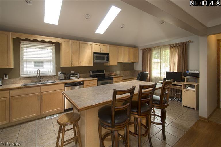 7064 Maplewood Road Parma Heights, OH 44130 - Photo 3 of 17