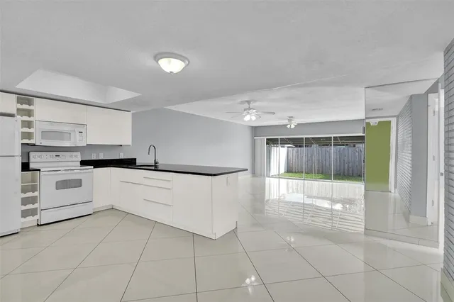 $2,295 | 704 Northeast 23rd Avenue, Unit 2, Pompano Beach, FL 33062