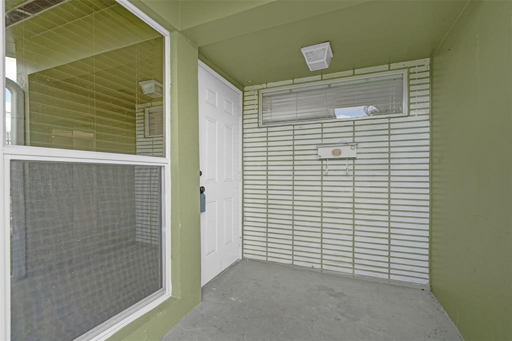 704 Northeast 23rd Avenue, Unit 2 Pompano Beach, FL 33062 - Photo 4 of 26